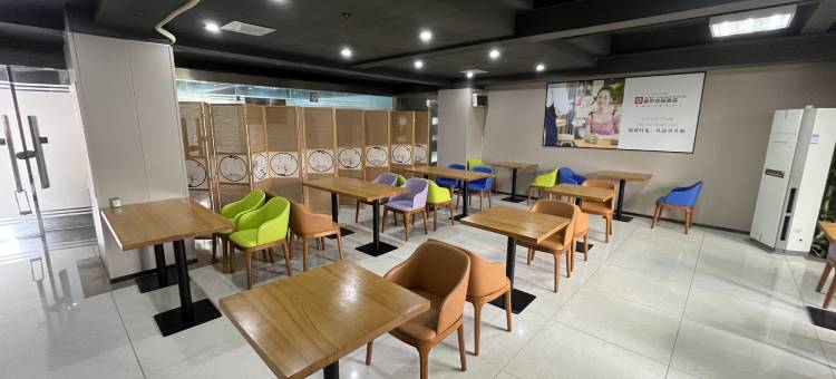 亚信电竞酒店(深圳宝安国际会展中心店)图片