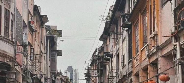 铂曼电竞酒店(江门东方广场店)图片