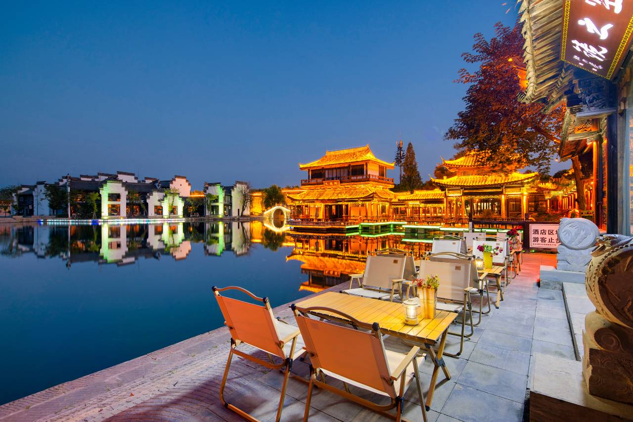 天空之镜·环岛湖景酒店(台儿庄古城风景区店)图片