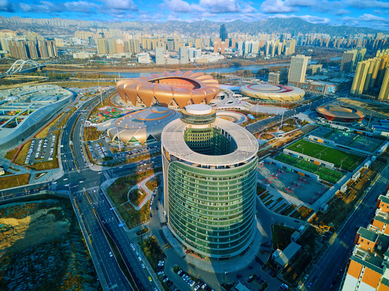 蔚徕酒店(兰州万达茂奥体中心地铁站店)