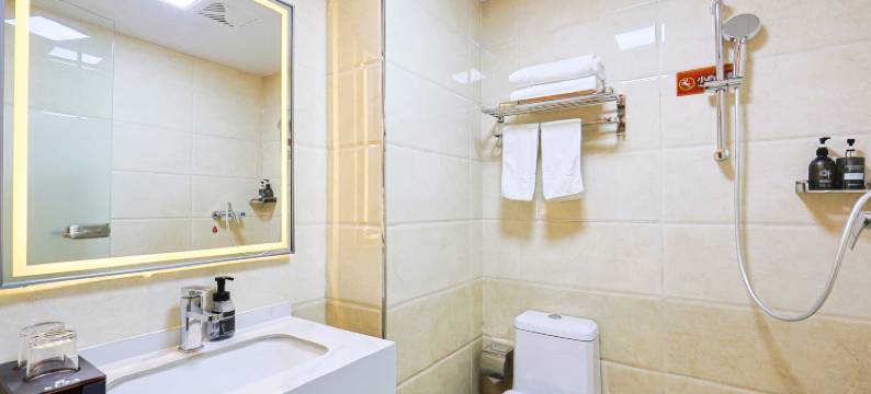 白玉酒店(长春火车站中东瑞家家居广场店)图片