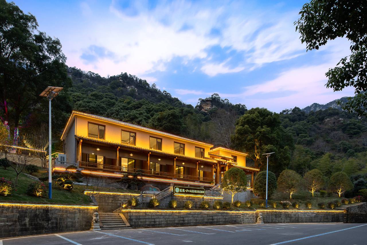 花筑·庐山枕泉居度假村(三叠泉瀑布店)图片