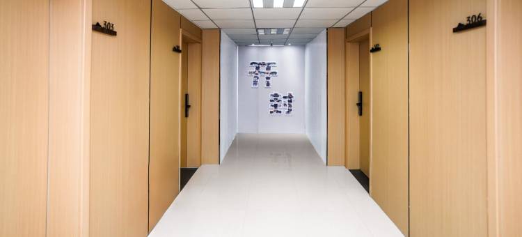 哐哐民宿(开封清明上河园星光天地店)图片