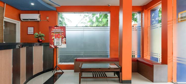 红门PLUS酒店-雅加达加兰佩穆达(RedDoorz Plus @ Jalan Pemuda Jakarta)图片