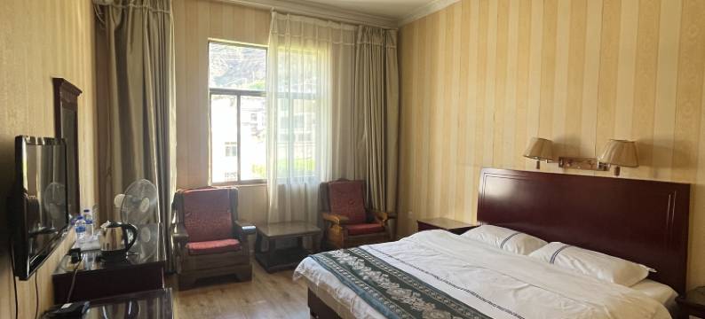 德钦藏东聚龙酒店图片