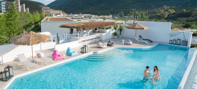 抚仙湖宿清轻舟悬崖酒店图片