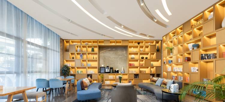 上海艺龙酒店(浦东金桥LaLaport店)图片