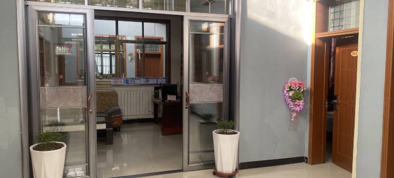 敦煌月半湾客栈(鸣沙山月牙泉景区店)图片