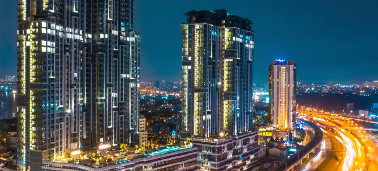 Lumière Riverside Panoramic View by Urban Home图片