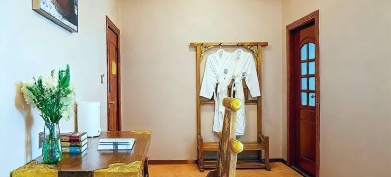 香格里拉冈仁波齐客栈(独克宗古城大佛寺转经筒店)图片