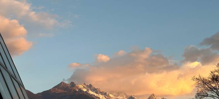 与君观山·静谧花园观雪山美宿(白沙古镇店)图片