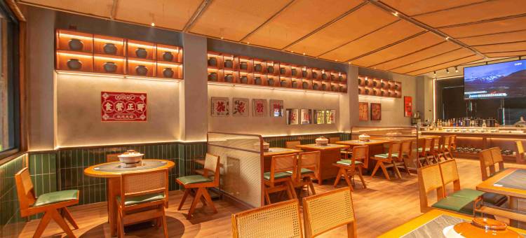 沈阳有戏酒店(万象城彩电塔夜市店)图片