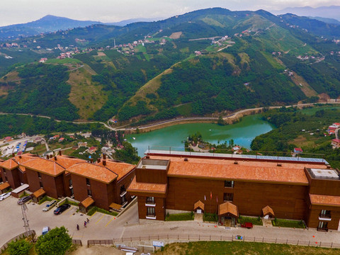 塞拉湖度假村水疗酒店及公寓