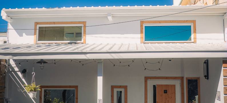 被风吹的人背包客民宿图片