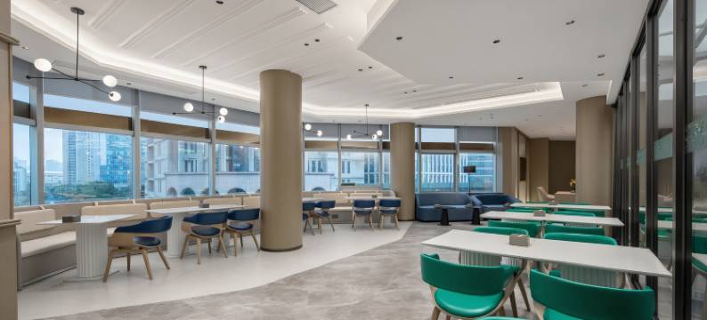 康铂酒店(上海陆家嘴中心向城路地铁站店)图片