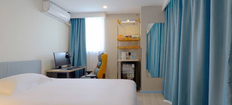 网鱼电竞酒店(苏州龙湖相城天街夏圩地铁站店)图片