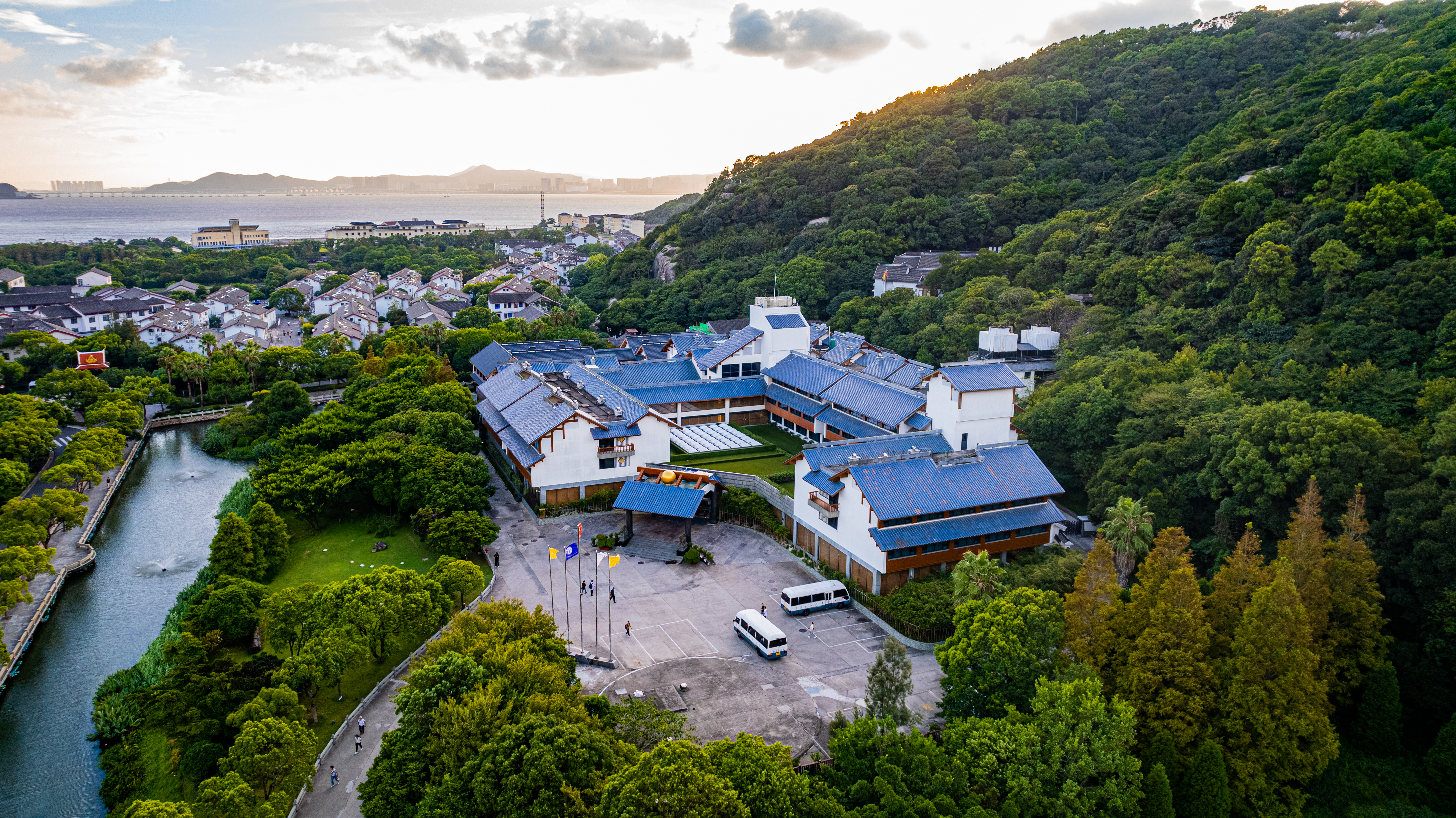 Putuoshan Hotel Over view