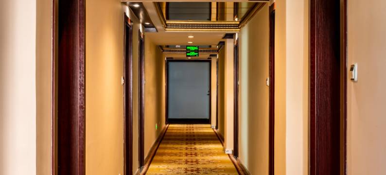 楚雄银恒假日主题酒店图片