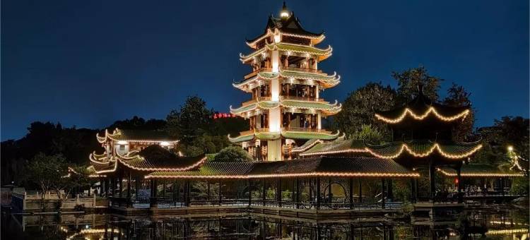 成都南域影音酒店(西南石油大学店)图片