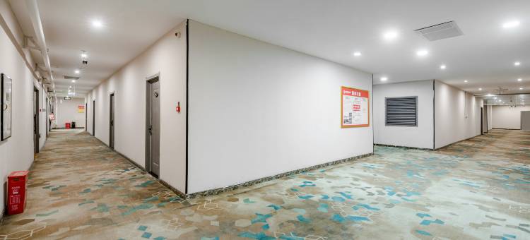 漯河番茄智享酒店(新天地火车站店)图片