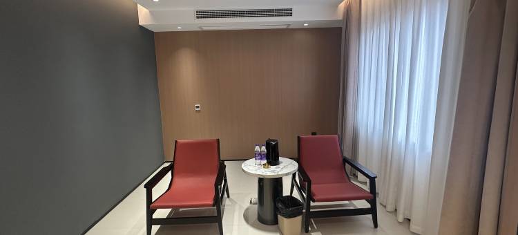 隆林成飞柏悦酒店图片