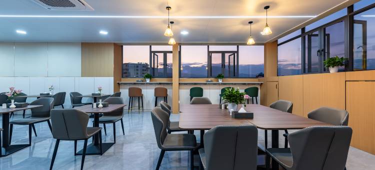 云墨LOFT·HOTEL(芒市广场芒市机场店)图片