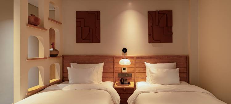 下龙南达特酒店(Nam Dat Hotel by D'Lecia Ha Long)图片