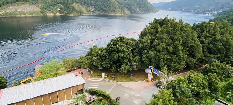 這有江·崖舍民宿(雄江漂浮公园店)图片