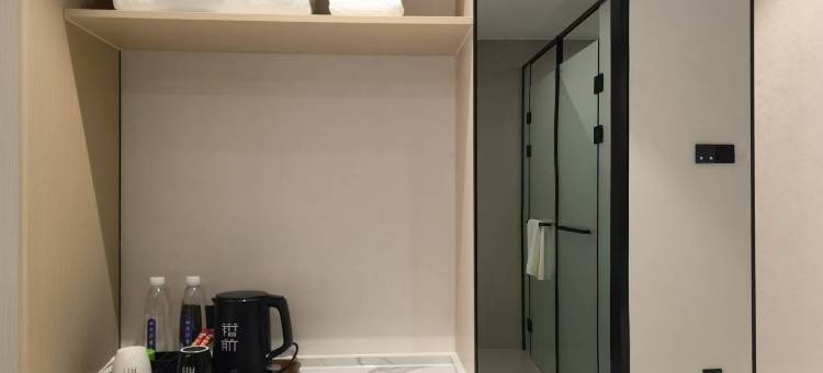 裕前酒店图片