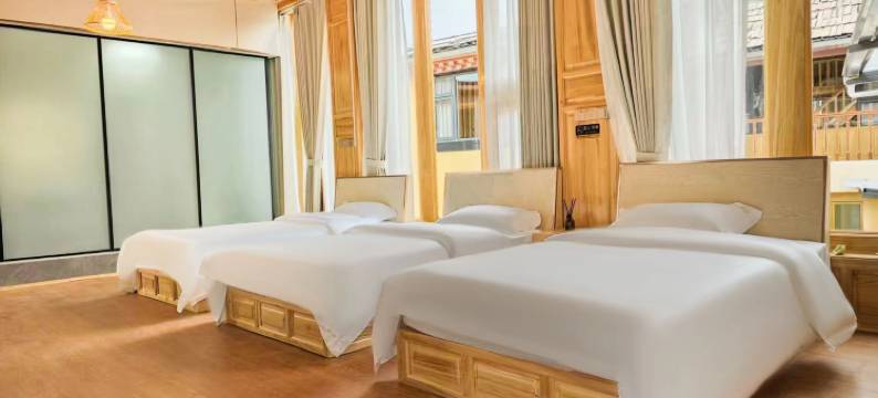 香格里拉云岫风廊美宿(独克宗古城大佛寺转经筒店)图片