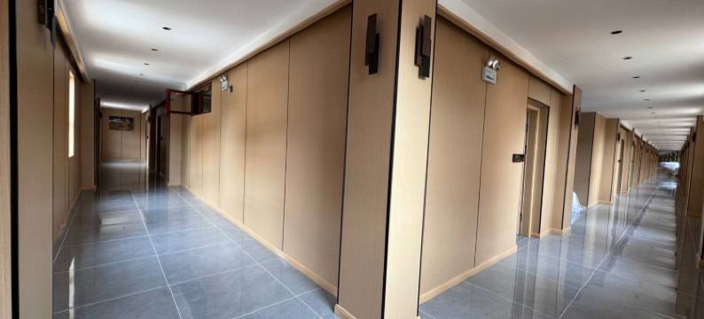 理塘天空之城轻居楼酒店图片