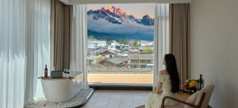 玉雪逸境•日照金山｜雪山度假轻奢民宿(白沙古镇店)图片