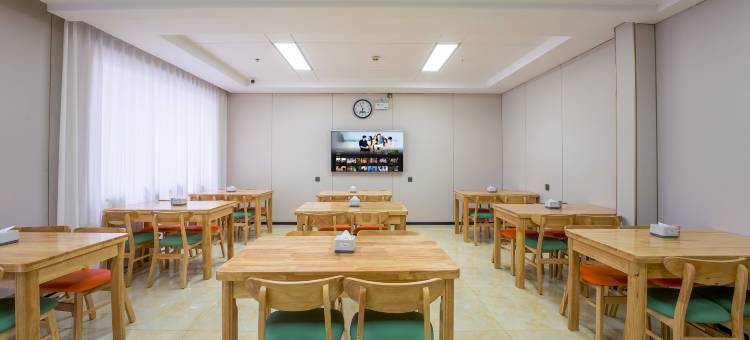 锐思特酒店(石家庄东站天山海世界店)图片