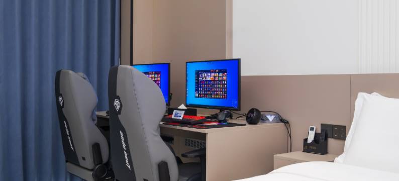 致雅电竞电影商务酒店(石家庄火车站河北师范大学店)图片