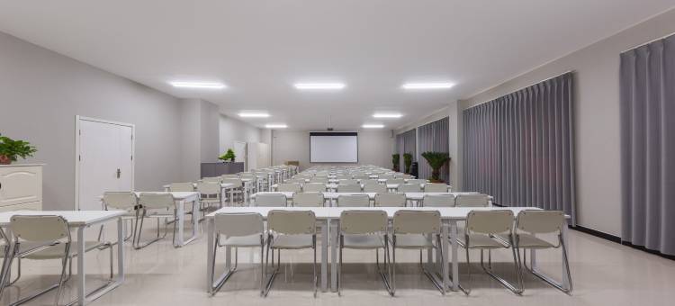 汉庭优佳酒店(承德南站大学城店)图片