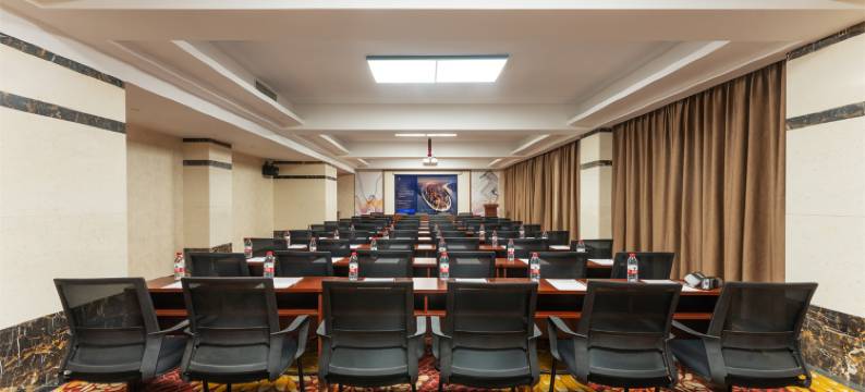 白玉兰酒店(华阴华山景区店)图片