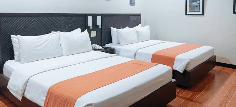 RedDoorz Plus @ Hotel Esse图片