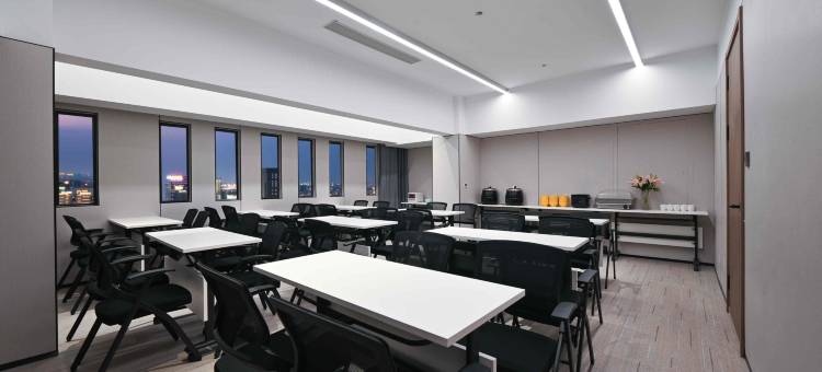 和光·ALIENSPACE外星人电竞酒店(青岛台东步行街台东地铁站店)图片