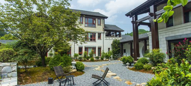 吾以溪右 · Creekside庭院度假民宿(三宝国际陶艺村店)图片