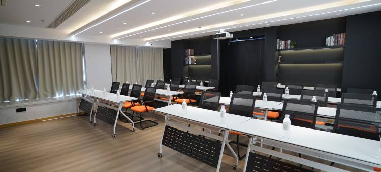 艺龙米高时尚酒店(济南章丘火车站明水古城店)图片