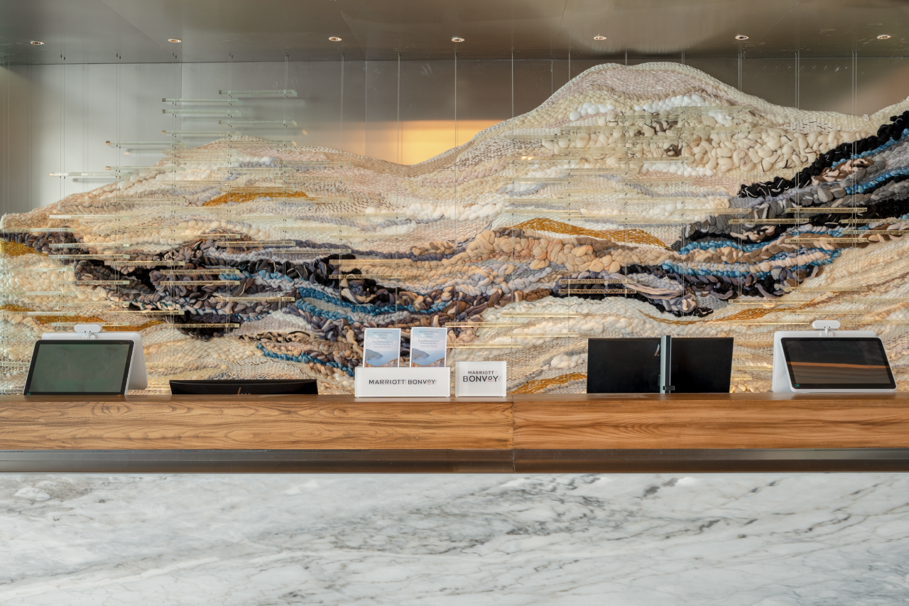 赛里木湖AC酒店图片