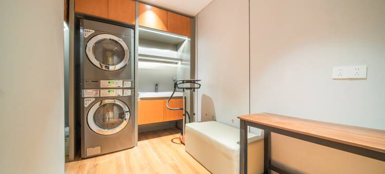 云绯酒店(上海展览中心静安寺地铁站店)图片