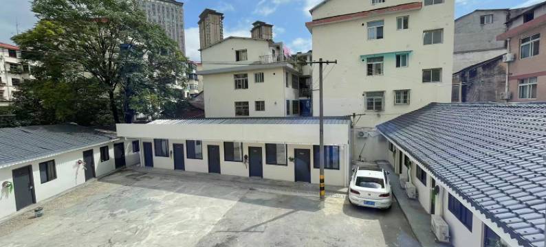 南院民宿酒店(三二〇一医院店)图片