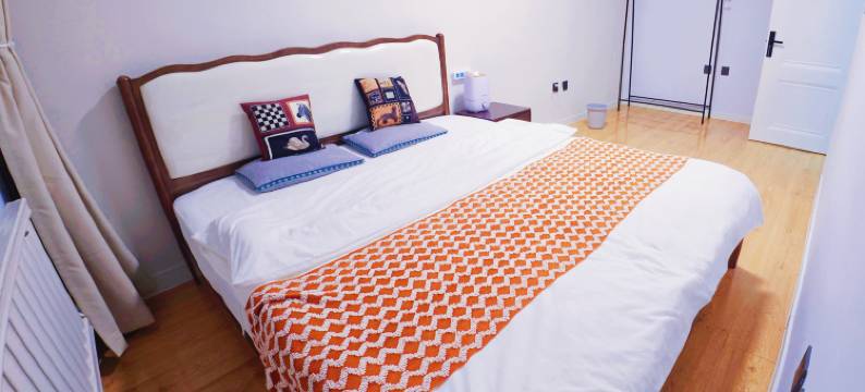 鹤岗原木民宿(三中店)图片