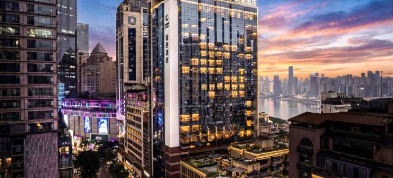 重庆解放碑小什字地铁站轻居酒店图片