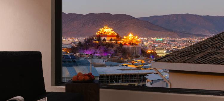 香格里拉砺石山庄(独克宗古城大佛寺店)图片