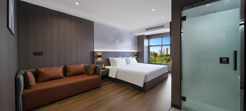 逸程·拾光里酒店(京山汽车中心客运站联合广场店)图片