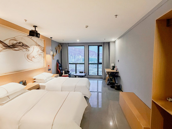 云栖公寓酒店(山南火车站店)