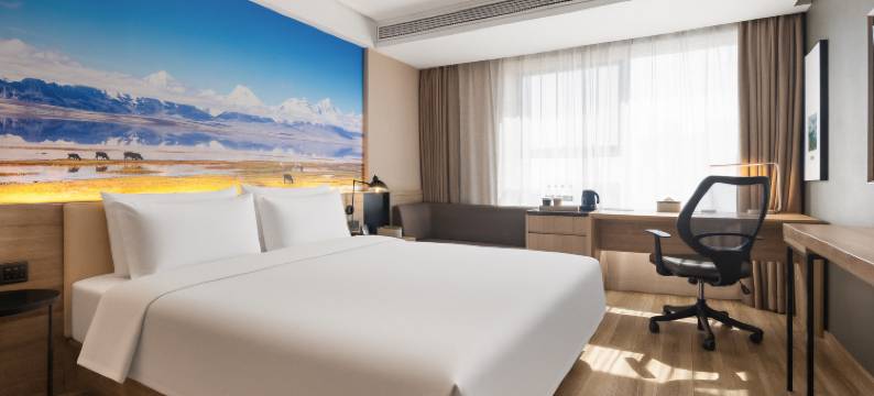 沈阳奥体营盘街地铁站亚朵酒店图片