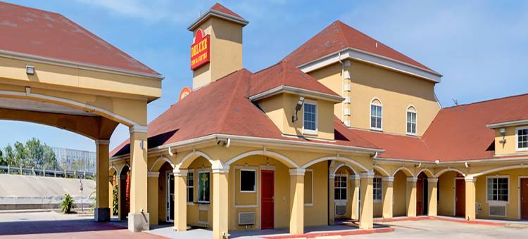 Capital O Deluxe Inn Channelview Houston I-10图片